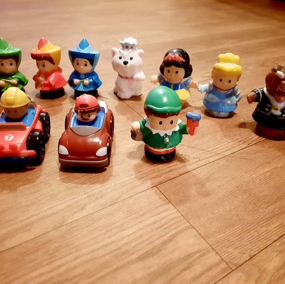 SOLD Little People Figures, 21 - Picture 6 of 12
